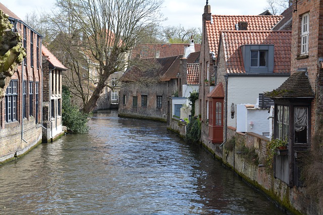 image of a canal in Bruges, Belgium